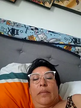 katysquirtdirty online show from April 7, 10:09 pm