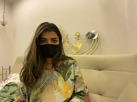 MaYaa  11 online show from April 17, 7:33 am