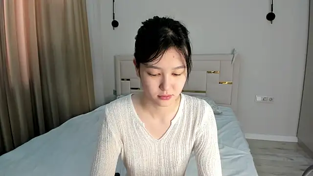 Lola Peach online show from March 13, 6:20 am