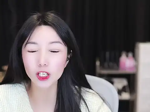 Nuyoah-77 online show from November 3, 3:35 pm