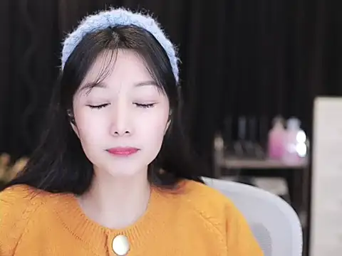 Nuyoah-77 online show from December 1, 2:44 pm