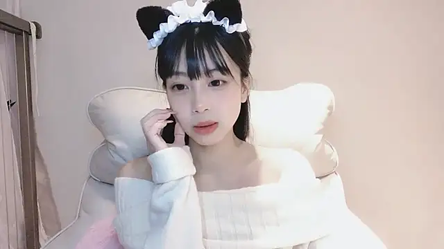 -Hottie online show from January 5, 6:45 pm