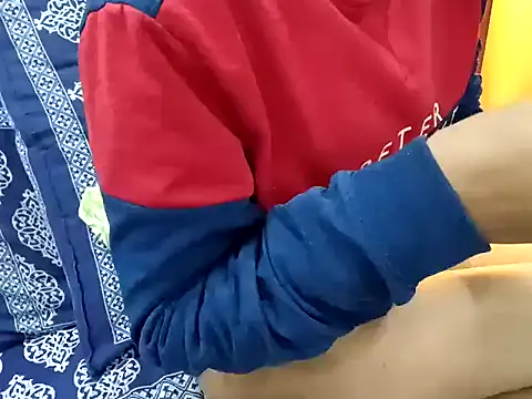 Snapshot of GoldnessAishu chatting on December 6, 8:07 pm GoldnessAishu online show from December 6, 8:07 pm