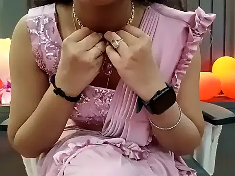 Snapshot of GoldnessAishu chatting on February 8, 9:13 am GoldnessAishu online show from February 8, 9:13 am