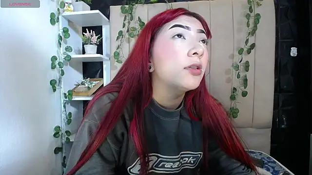 Mia Rinn online show from February 5, 1:11 pm