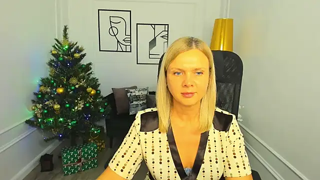 AgathaKlouin online show from December 18, 7:20 pm