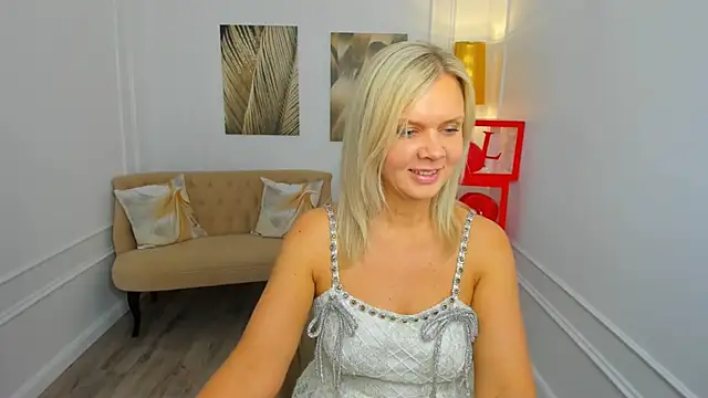 AgathaKlouin online show from February 23, 11:40 am