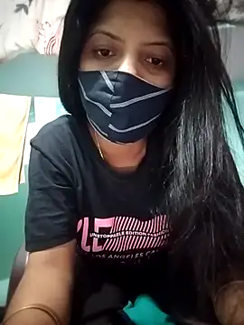 Hotty-Divya online show from April 1, 2:03 pm