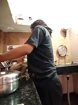 Hotty-Divya online show from April 6, 2:09 am