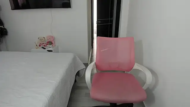 Snapshot of Ori_valentina chatting on February 6, 8:34 pm Ori valentina online show from February 6, 8:34 pm