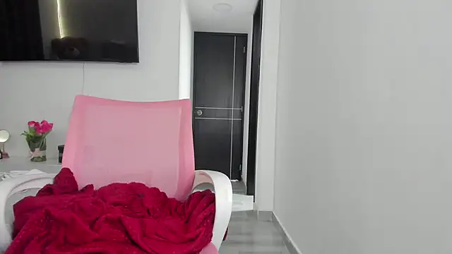 Snapshot of Ori_valentina chatting on February 27, 11:48 pm Ori valentina online show from February 27, 11:48 pm