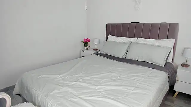 Snapshot of Ori_valentina chatting on October 31, 7:15 pm Ori valentina online show from October 31, 7:15 pm