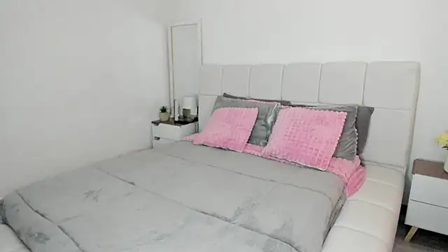 Snapshot of Ori_valentina chatting on November 13, 6:51 pm Ori valentina online show from November 13, 6:51 pm