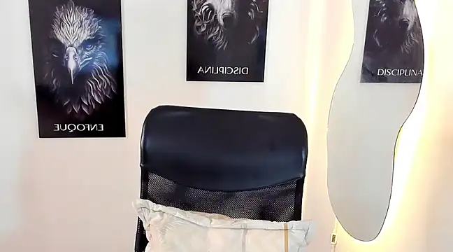 Snapshot of Andrew_wolf7 chatting on March 19, 5:30 am Andrew wolf7 online show from March 19, 5:30 am