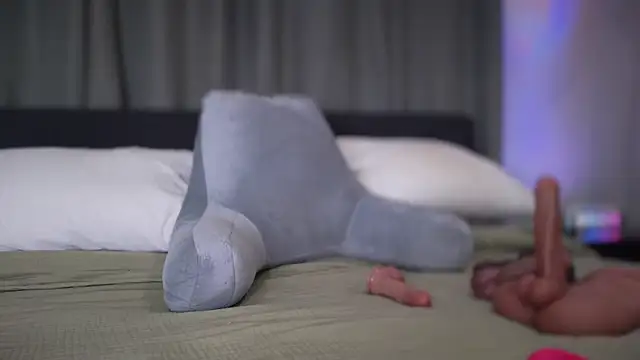 longislandprincess online show from September 12, 4:01 am