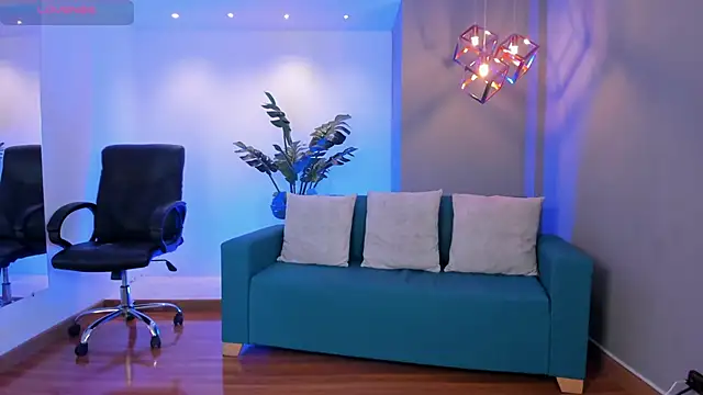 Snapshot of Lyssa_Muller chatting on January 30, 6:10 pm Lyssa Muller online show from January 30, 6:10 pm