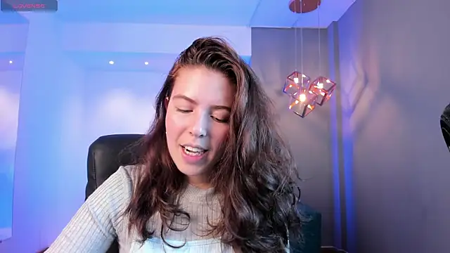 Snapshot of Lyssa_Muller chatting on February 6, 1:21 pm Lyssa Muller online show from February 6, 1:21 pm