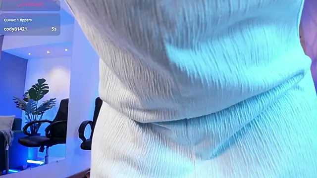 Snapshot of Lyssa_Muller chatting on February 6, 7:29 pm Lyssa Muller online show from February 6, 7:29 pm