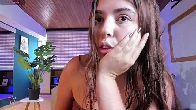 Snapshot of Lyssa_Muller chatting on October 1, 12:55 pm Lyssa Muller online show from October 1, 12:55 pm