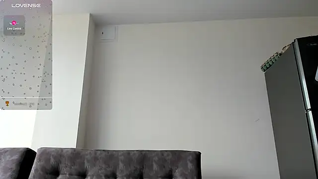 emmadiaz1 online show from December 12, 9:15 pm