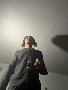 SluttyLyfe4L online show from April 5, 8:17 pm