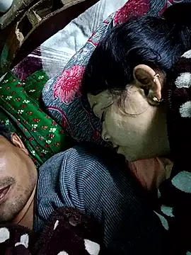 Snapshot of Lustyful_Couple chatting on December 17, 11:44 pm Lustyful Couple online show from December 17, 11:44 pm