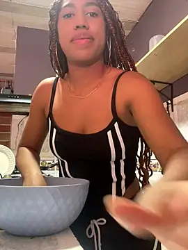 Snapshot of DailaSmith chatting on December 14, 2:44 pm DailaSmith online show from December 14, 2:44 pm