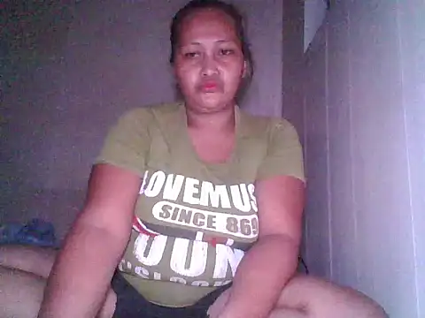 Snapshot of Sweetchuby1995 chatting on July 15, 12:38 am Sweetchuby1995 online show from July 15, 12:38 am
