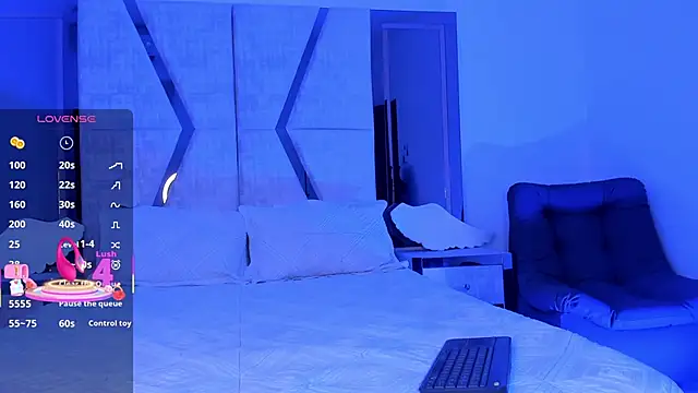 EmySilver online show from February 15, 9:15 pm