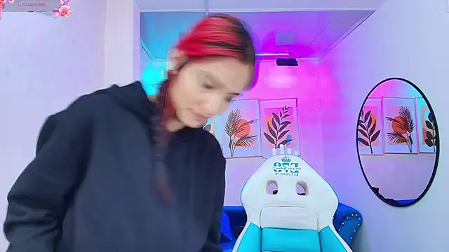 Dafne huges online show from November 24, 7:35 pm