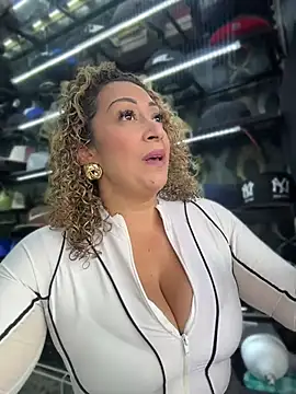 Katti Barrera online show from July 16, 6:25 pm