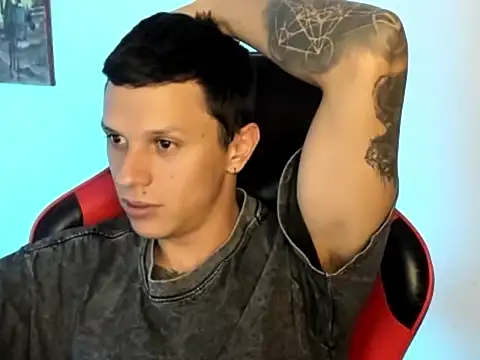 Snapshot of goodboy69l chatting on February 26, 11:48 pm goodboy69l online show from February 26, 11:48 pm