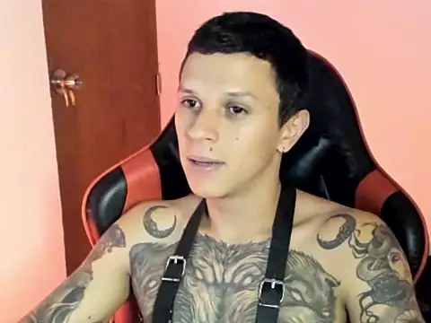 Snapshot of goodboy69l chatting on March 1, 11:40 pm goodboy69l online show from March 1, 11:40 pm