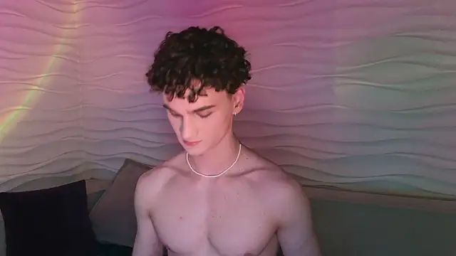 Snapshot of adam_21cm__ chatting on December 8, 7:11 pm adam 21cm online show from December 8, 7:11 pm