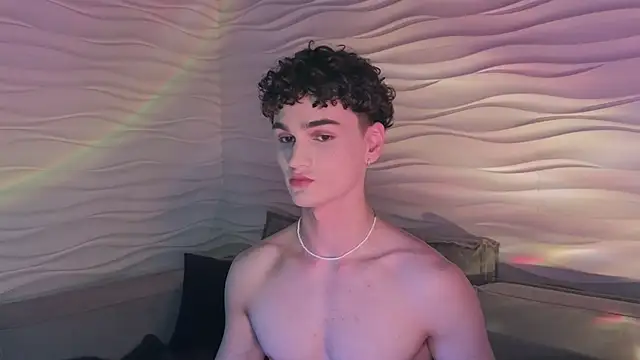 Snapshot of adam_21cm__ chatting on December 12, 6:53 pm adam 21cm online show from December 12, 6:53 pm