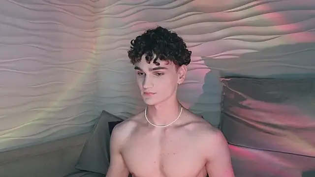 Snapshot of adam_21cm__ chatting on December 14, 7:25 pm adam 21cm online show from December 14, 7:25 pm