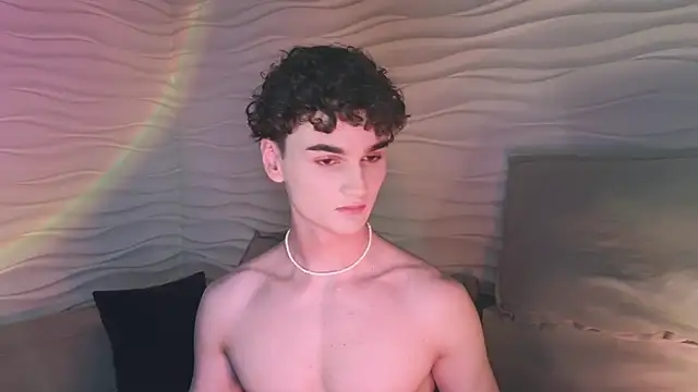 Snapshot of adam_21cm__ chatting on December 19, 4:46 pm adam 21cm online show from December 19, 4:46 pm