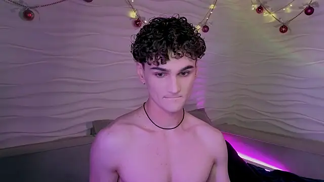 Snapshot of adam_21cm__ chatting on January 12, 4:40 pm adam 21cm online show from January 12, 4:40 pm