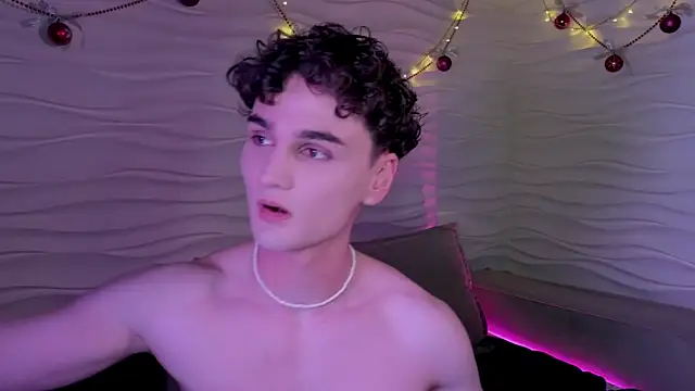 Snapshot of adam_21cm__ chatting on January 12, 7:42 pm adam 21cm online show from January 12, 7:42 pm