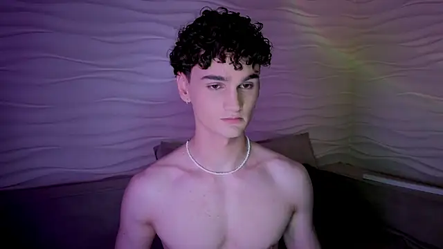 Snapshot of adam_21cm__ chatting on January 17, 4:36 pm adam 21cm online show from January 17, 4:36 pm