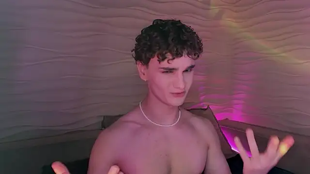 Snapshot of adam_21cm__ chatting on January 19, 7:58 pm adam 21cm online show from January 19, 7:58 pm