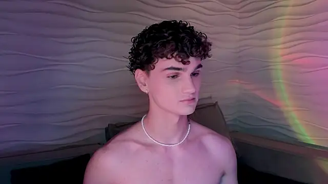 Snapshot of adam_21cm__ chatting on January 24, 4:49 pm adam 21cm online show from January 24, 4:49 pm