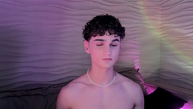 Snapshot of adam_21cm__ chatting on January 25, 4:03 pm adam 21cm online show from January 25, 4:03 pm