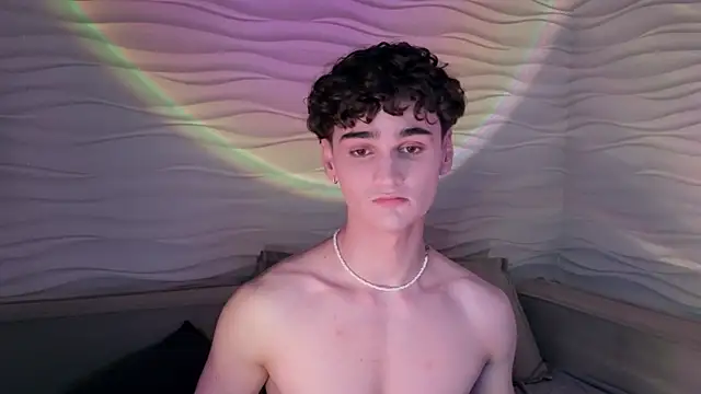 Snapshot of adam_21cm__ chatting on February 4, 7:44 pm adam 21cm online show from February 4, 7:44 pm