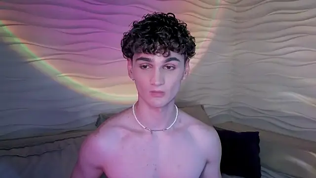 Snapshot of adam_21cm__ chatting on February 9, 8:13 pm adam 21cm online show from February 9, 8:13 pm