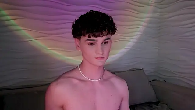 Snapshot of adam_21cm__ chatting on February 13, 7:52 pm adam 21cm online show from February 13, 7:52 pm