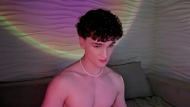 Snapshot of adam_21cm__ chatting on February 13, 10:54 pm adam 21cm online show from February 13, 10:54 pm