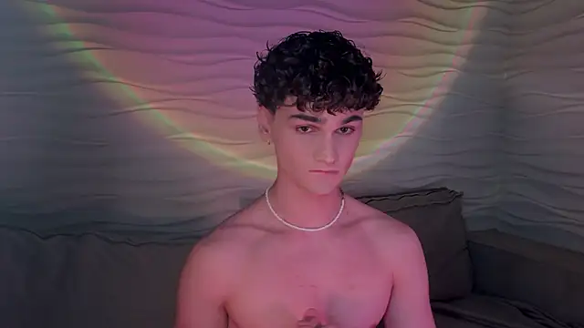 Snapshot of adam_21cm__ chatting on February 16, 4:32 pm adam 21cm online show from February 16, 4:32 pm