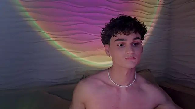 Snapshot of adam_21cm__ chatting on February 20, 4:36 pm adam 21cm online show from February 20, 4:36 pm