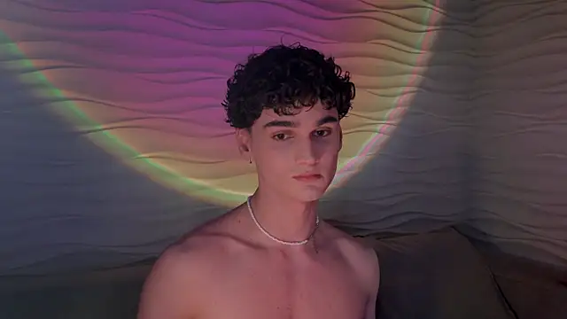 Snapshot of adam_21cm__ chatting on February 23, 4:35 pm adam 21cm online show from February 23, 4:35 pm